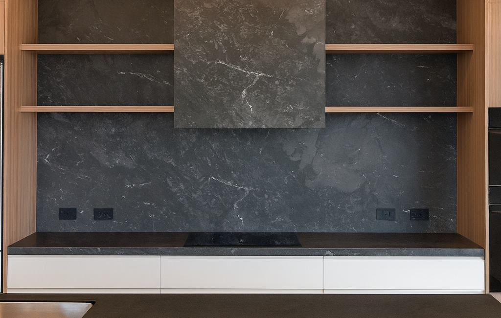 Laminam Planet Black